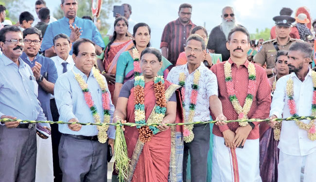 முல்லைத்தீவு கடற்கரையில் சுற்றுலாத் தின நிகழ்வு