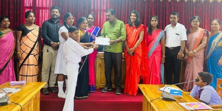 மாணவர்களுக்கு கவிதைப் பயிலரங்கு!