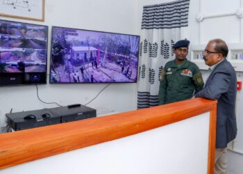 ஆயுதக் களஞ்சியங்களை பார்வையிட்ட பாதுகாப்பு பிரதியமைச்சர்!