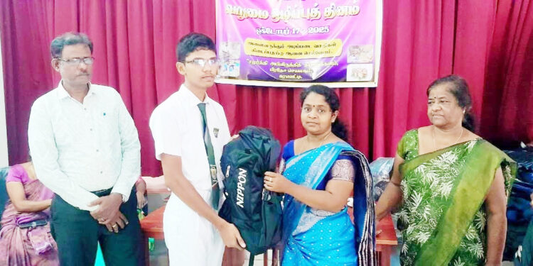 உடுப்பிட்டியில் மாணவர்களுக்கு கற்றல் உபகரணங்கள்!