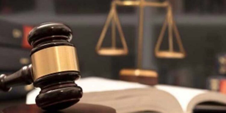 ஆசிரியர்கள் இடமாற்றம் : வழக்குத் தாக்கல்!