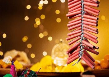 பொது இடங்களில் வெடி கொளுத்தினால் சட்ட நடவடிக்கை!