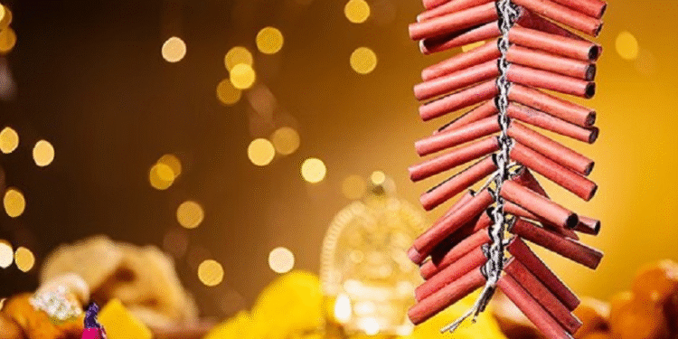 பொது இடங்களில் வெடி கொளுத்தினால் சட்ட நடவடிக்கை!