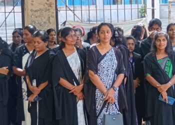 வடக்கில் போராட்டத்தில் குதித்த சட்டத்தரணிகள்!