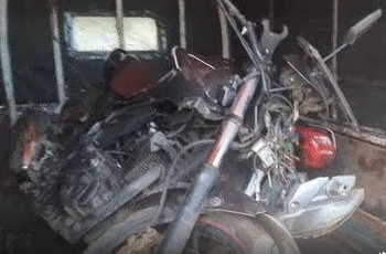 மோட்டார் சைக்கிள் விபத்து : மூவர் காயம்