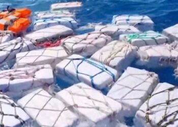 கடலில் மிதந்த போதைப்பொருள்!