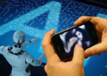 AI மூலம் நிர்வாணப் புகைப்படங்கள் : இருவர் கைது!