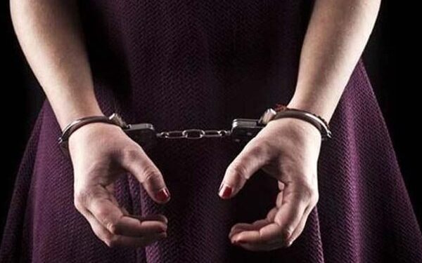 கைக்குட்டை விற்பனை : 5 பெண்கள் திருட்டு!