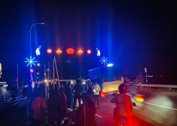 மின்னொளி வளைவு திறப்பு!