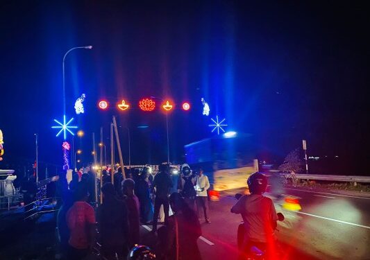 மின்னொளி வளைவு திறப்பு!