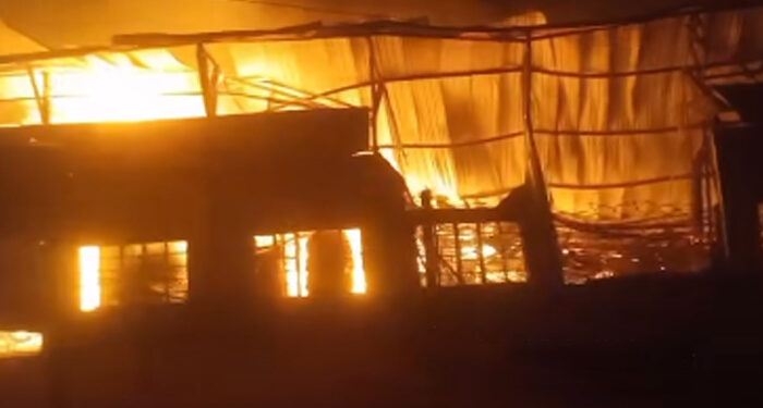 தேயிலைத் தொழிற்சாலையில் பரவிய தீ!