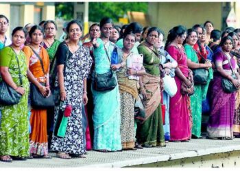 நாட்டின் சனத்தொகையில் 51.7 வீதம் பெண்களே!