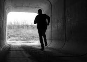 பொலிஸாரிடமிருந்து தப்பியோடிய இளைஞனுக்கு நடந்த கதி!