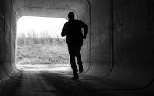 பொலிஸாரிடமிருந்து தப்பியோடிய இளைஞனுக்கு நடந்த கதி!