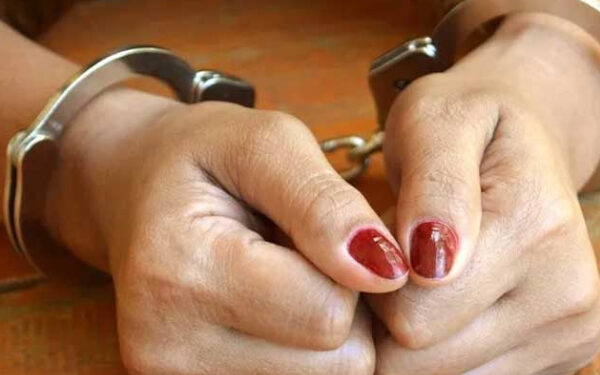 கணவருக்கு போதைப்பொருள் கொடுத்த மனைவி!