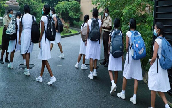 மாணவர்கள் மனஅழுத்தத்தால் பாதிப்பு!