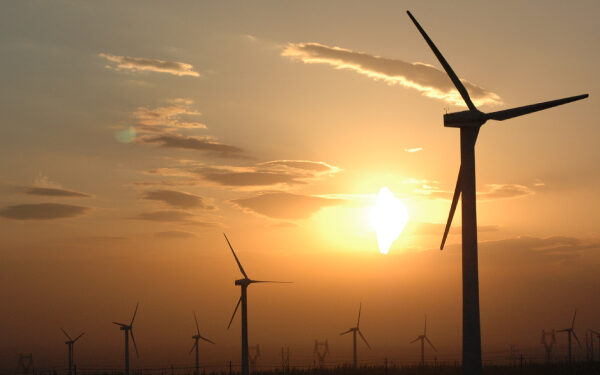 காற்றாலை ஆய்வுக்காகச் சென்ற குழுவை விரட்டிய மக்கள்!