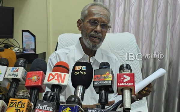 திலீபனின் தியாகத்தில் அரசியல் செய்ய வேண்டாம் : சி.வீ.கே.சிவஞானம் சீறல்