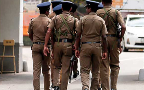 பணியாளர்களைத் தாக்கிய பொலிஸார்!