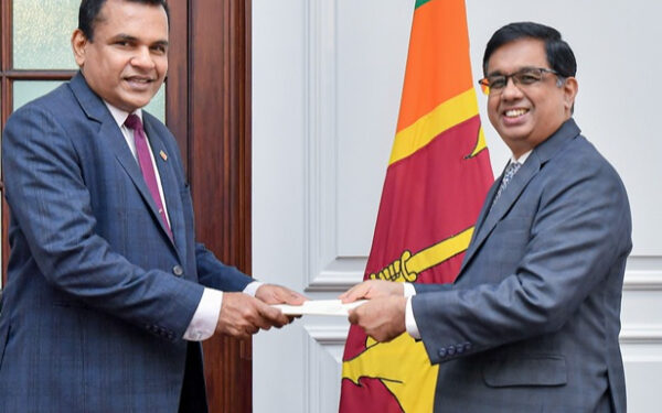 இரு அமைச்சுகளுக்கு புதிய செயலாளர்கள்!