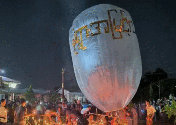 மியன்மாரில் பாராகிளைடர் மூலம் குண்டுத் தாக்குதல்