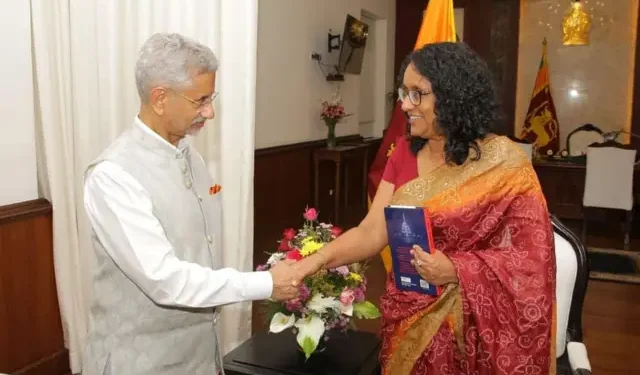 இந்திய வெளிவிவகார அமைச்சரை சந்தித்த இலங்கைப் பிரதமர்!