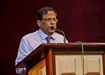 மாணவர்களுக்கு கண்பரிசோதனை