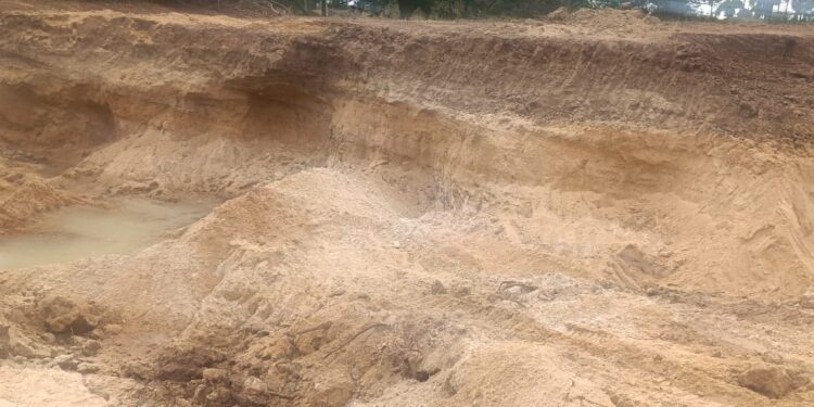 மறவன்புலோ கிராமத்தில் தொடர்ச்சியாக மணல் அகழ்வு