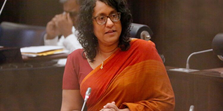 கல்வியியற் கல்லூரிகளில் பட்டங்களை வழங்க நடவடிக்கை