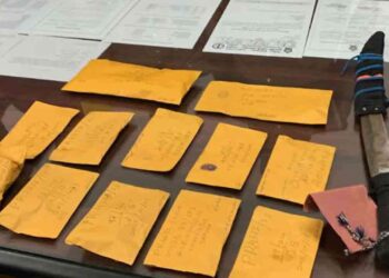 யாழில் வாளுடன் சிக்கிய இளைஞர்கள்!