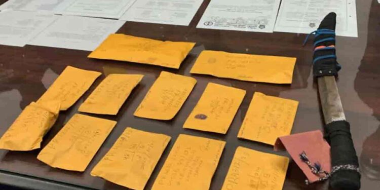 யாழில் வாளுடன் சிக்கிய இளைஞர்கள்!