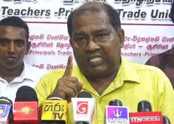 பாடசாலை நேரம் குறித்து ஆசிரியர் – அதிபர்கள் கடும் எதிர்ப்பு!