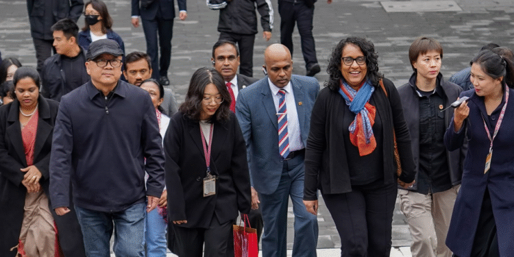 சீனப் பெருஞ்சுவரைப் பார்வையிட்ட பிரதமர்