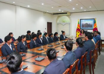 பிரதமருக்கும் பெண்கள் தேசிய கிரிக்கெட் அணிக்கும் இடையிலான சந்திப்பு