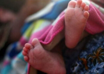 பைக்குள் இருந்த குழந்தை!