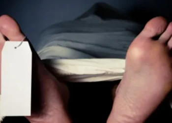 விடுதி அறையில் சடலம் மீட்பு!