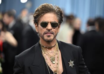 உலகின் பணக்கார நடிகரானார் ஷாருக்கான்