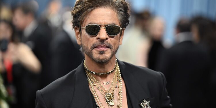 உலகின் பணக்கார நடிகரானார் ஷாருக்கான்