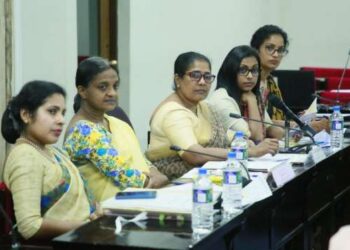 விழிப்புணர்வுக்காக இளஞ்சிவப்பு நிறத்தில் ஆடை அணிந்து வரவுள்ள நாடாளுமன்ற பெண் உறுப்பினர்கள்!