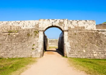 யாழ். கோட்டைப் பகுதியில் எல்லைக் கற்கள் மீண்டும் நடுகை!