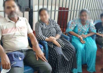 இந்தியாவில் நால்வர் கடல் வழியாக நாட்டுக்கு வருகை!