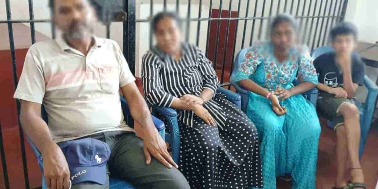 இந்தியாவில் நால்வர் கடல் வழியாக நாட்டுக்கு வருகை!