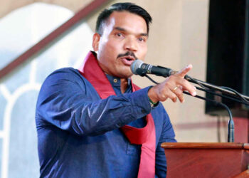 இரட்டை வேட அரசாங்கம்!