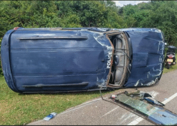 முல்லைத்தீவில் பொலிஸ் ஜீப்  விபத்து!