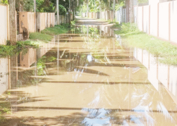 வெள்ளம் வடிந்தோடுவதற்கு நடவடிக்கை மேற்கொள்ளுங்கள் : யாழ்.மாநகர சபையிடம் கோரிக்கை!