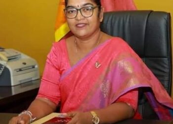 12 வயதிற்குட்பட்ட சிறுவர்கள் நவீன கையடக்க தொலைபேசி பயன்படுத்தத் தடை : சிறுவர் விவகார அமைச்சர் சரோஜா