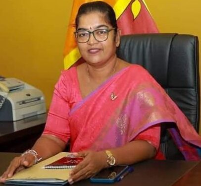 12 வயதிற்குட்பட்ட சிறுவர்கள் நவீன கையடக்க தொலைபேசி பயன்படுத்தத் தடை : சிறுவர் விவகார அமைச்சர் சரோஜா