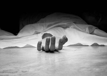 மிளகாய்ப் பொடி தடவப்பட்ட நிலையில் சடலம் மீட்பு!