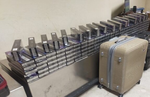 சிகரெட்டுகளுடன் இந்தியப் பிரஜை கைது!