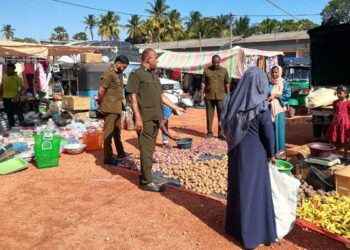 சந்தையில் சுகாதார சீர்கேடு – சீர்செய்யுமாறு எச்சரிக்கை